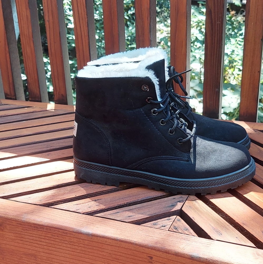 E03 Casual Black Boots, Faux Fur Lining, size 44/11.5*